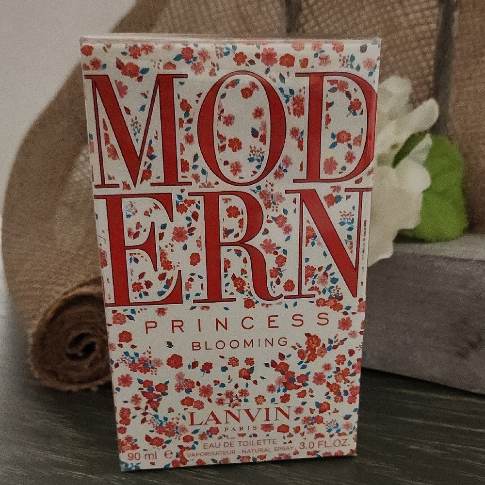 Fragrance - Modern Princess Blooming